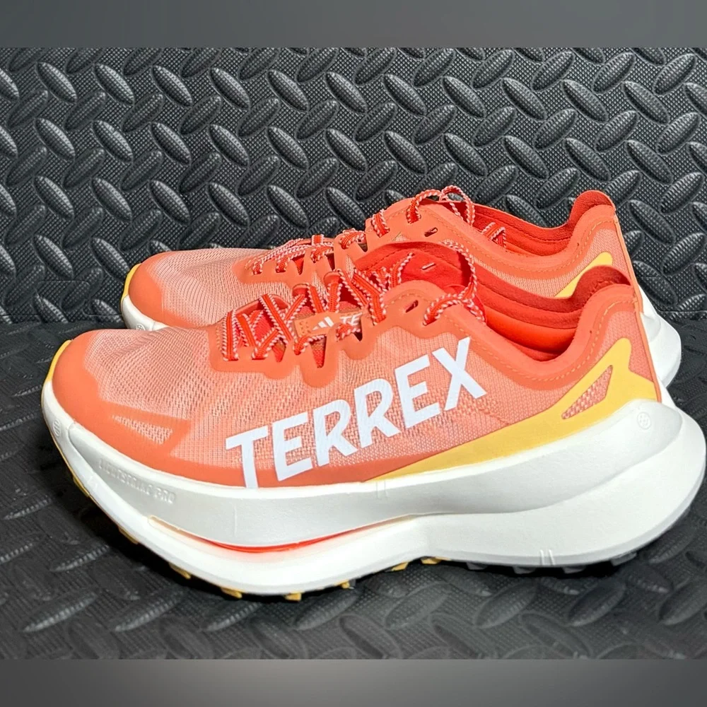 Adidas Athletic Trail Hiking Running Shoes Orange Womens Size 7.5 - Picture 3 of 5